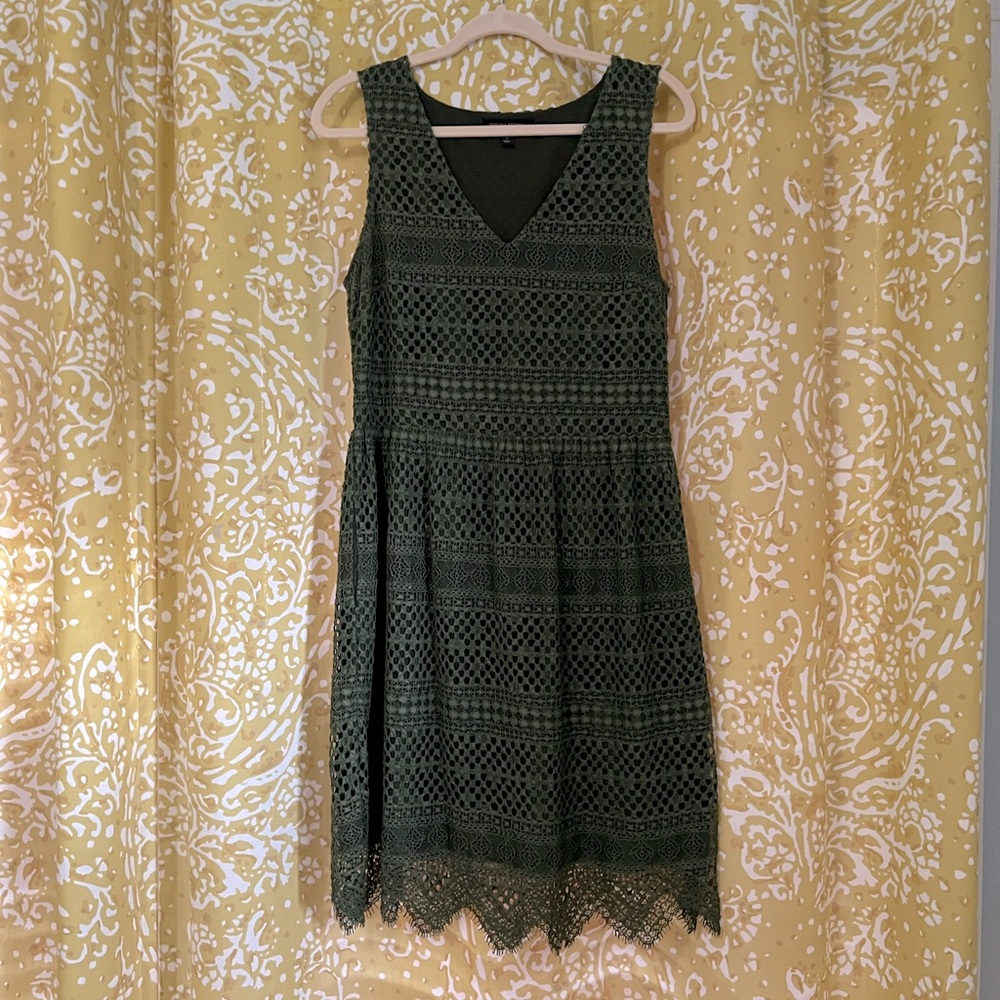 Banana Republic lace dress